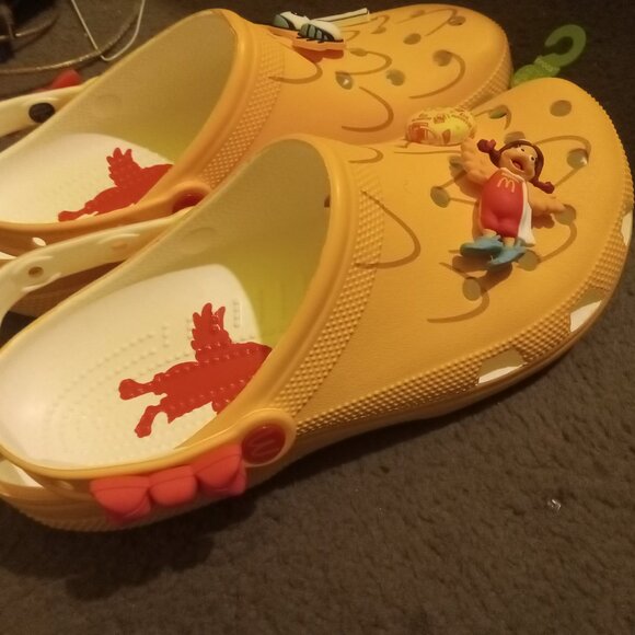 Mens Size 12 CROCS X McDonalds Birdie Clog Brand New Limited Edition - Picture 2 of 5